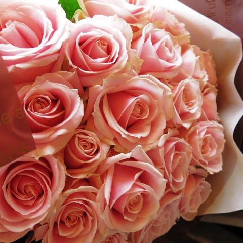 ピンクのバラ入り 誕生日のプレゼント 花束 配送指定が可能