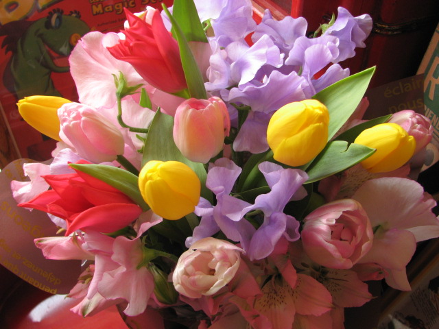 チューリップのフラワーアレンジメント 春の花ギフト