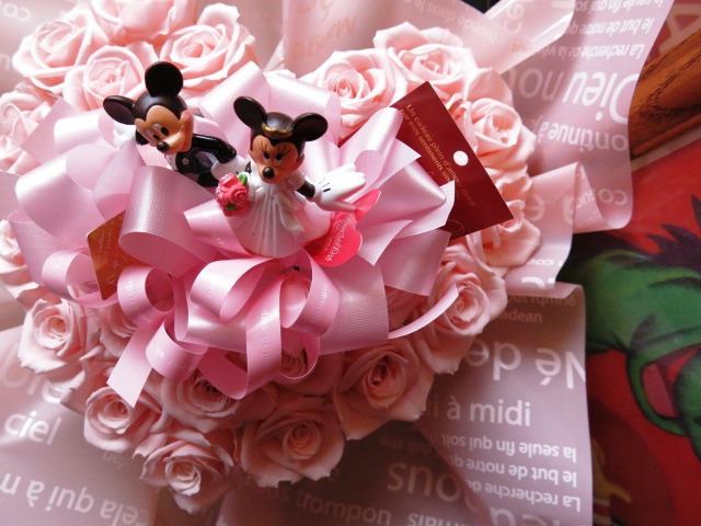 結婚祝い ディズニー フラワーギフト ウェディング ミッキーマウス ミニーマウスのハートのプリザーブドフラワー